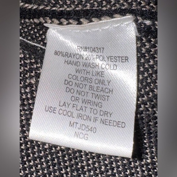 Black and Cream Dress with 3/4 Sleeves - Picture 4 of 5